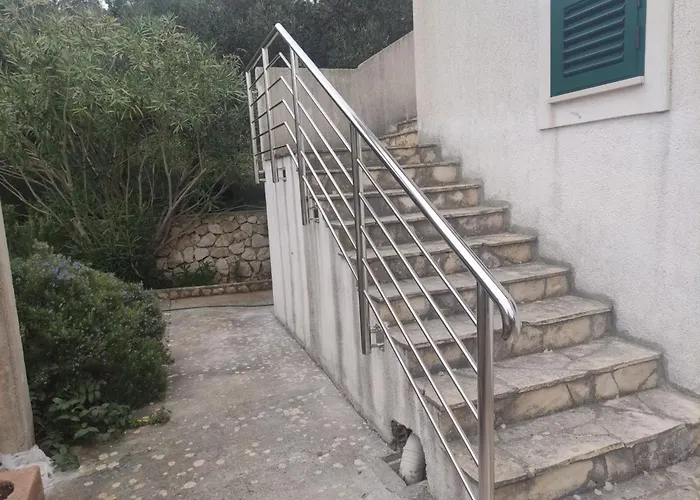 Do 8 Osoba 3 Sobe 2 Terase Apartmán *