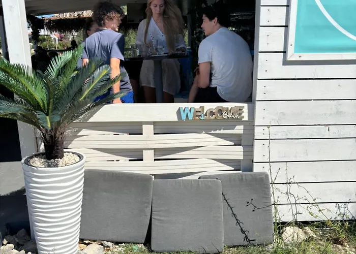 Do 8 Osoba 3 Sobe 2 Terase *