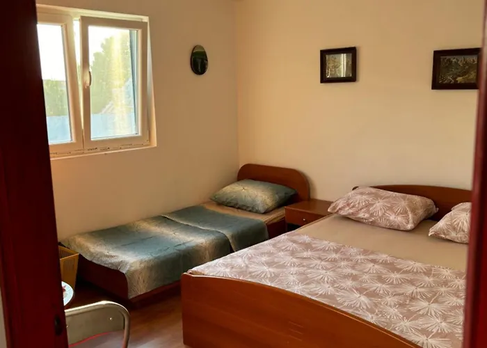 Do 8 Osoba 3 Sobe 2 Terase Apartmán