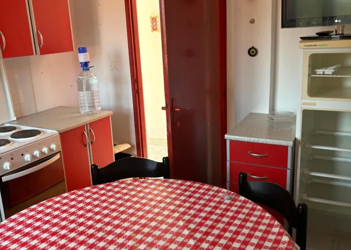 Do 8 Osoba 3 Sobe 2 Terase Silba