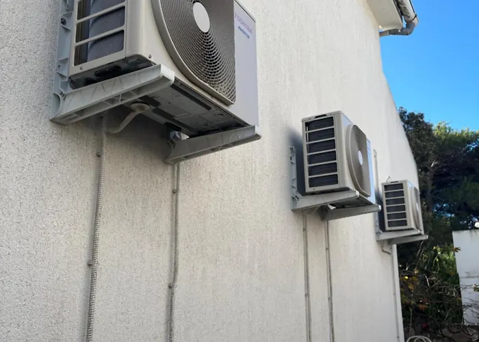 Do 8 Osoba 3 Sobe 2 Terase Apartmán