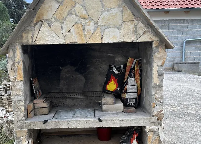 Do 8 Osoba 3 Sobe 2 Terase Силба