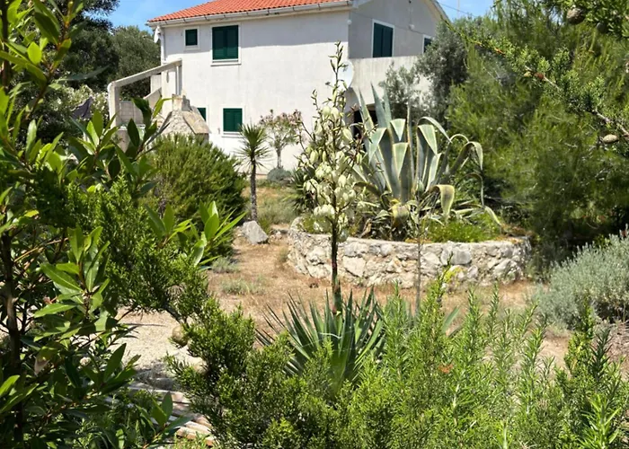 Апартаменты Do 8 Osoba 3 Sobe 2 Terase Силба