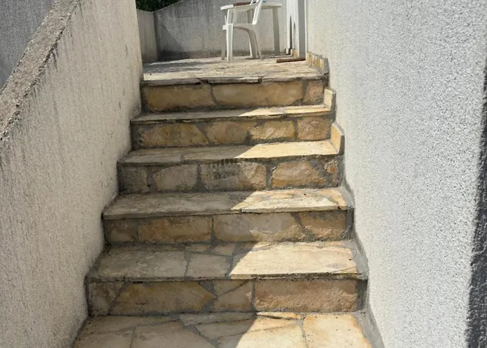 Do 8 Osoba 3 Sobe 2 Terase Силба