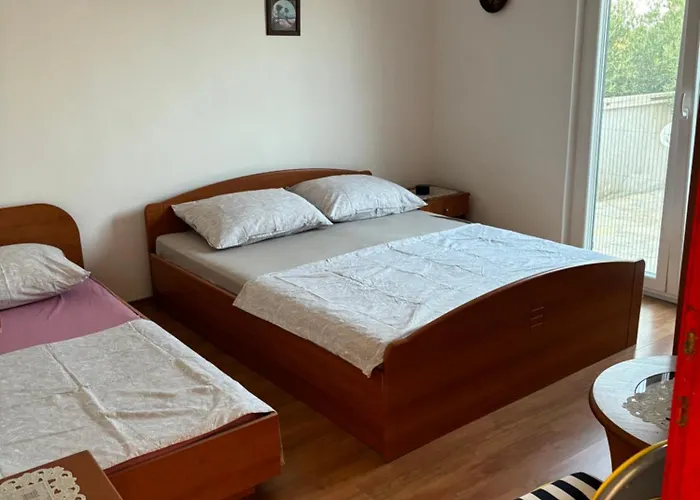 Do 8 Osoba 3 Sobe 2 Terase *